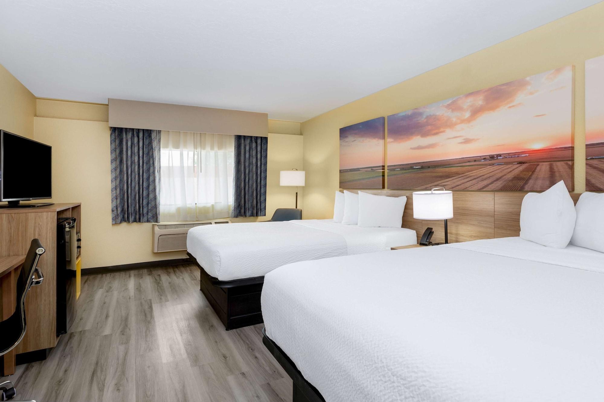Days Inn & Suites By Wyndham Clovis Exterior photo